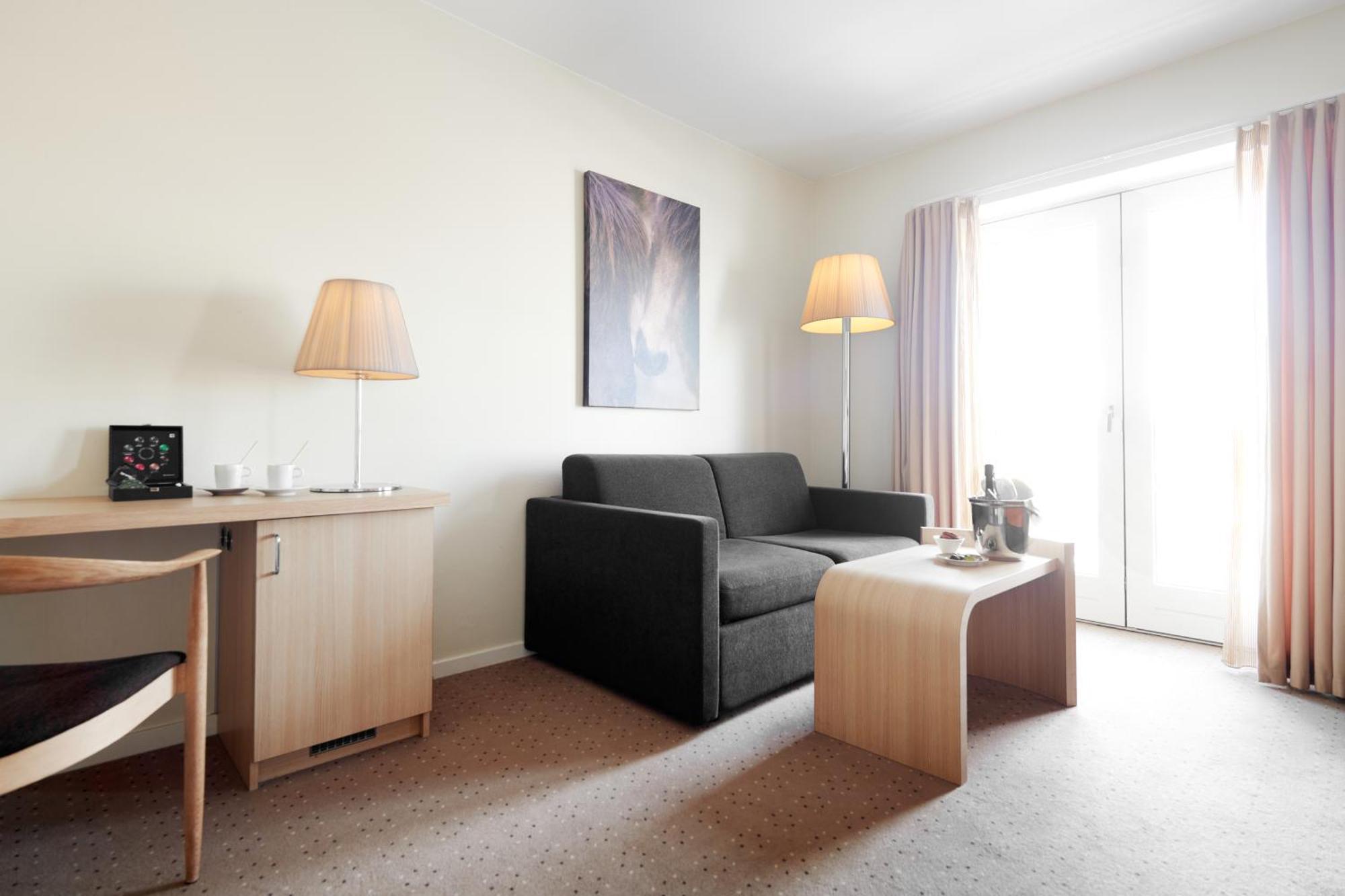 Montra Hotel Sabro Kro Buitenkant foto